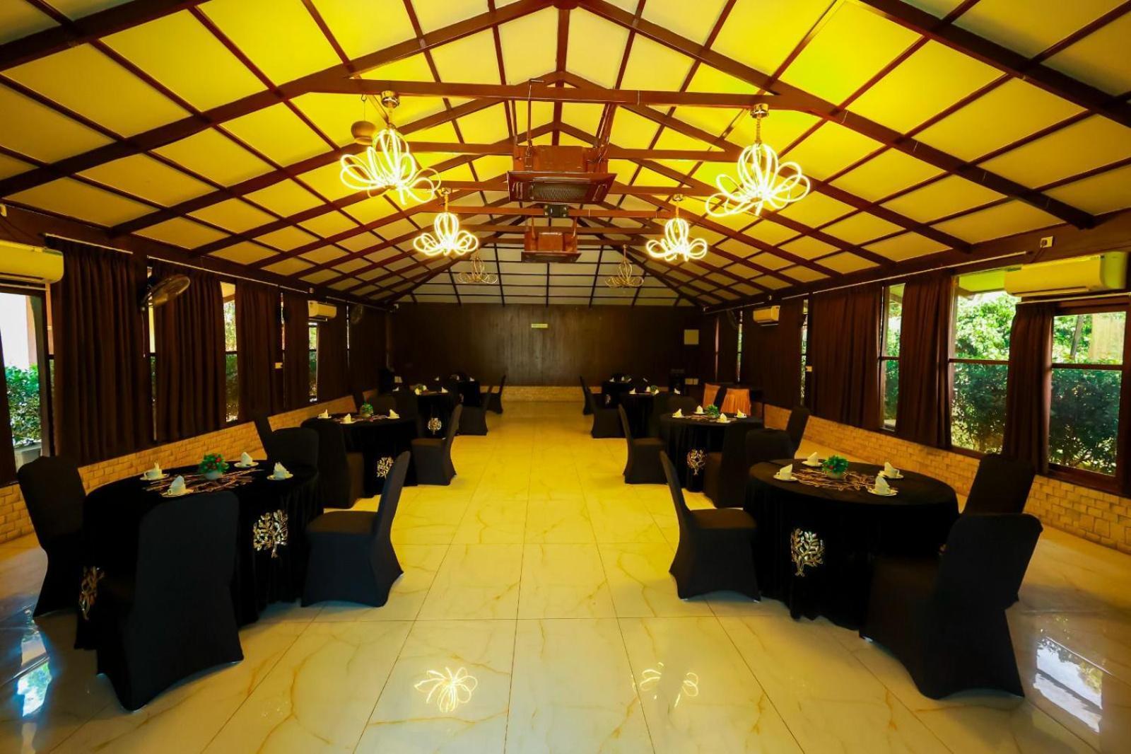 Veerdency Luxury Resort Devanahalli Exterior foto